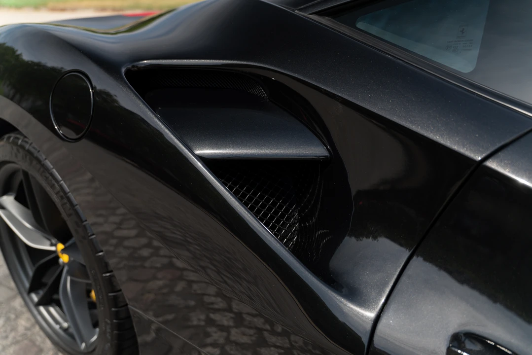 2017 Ferrari 488 GTB - Image 27 of 31