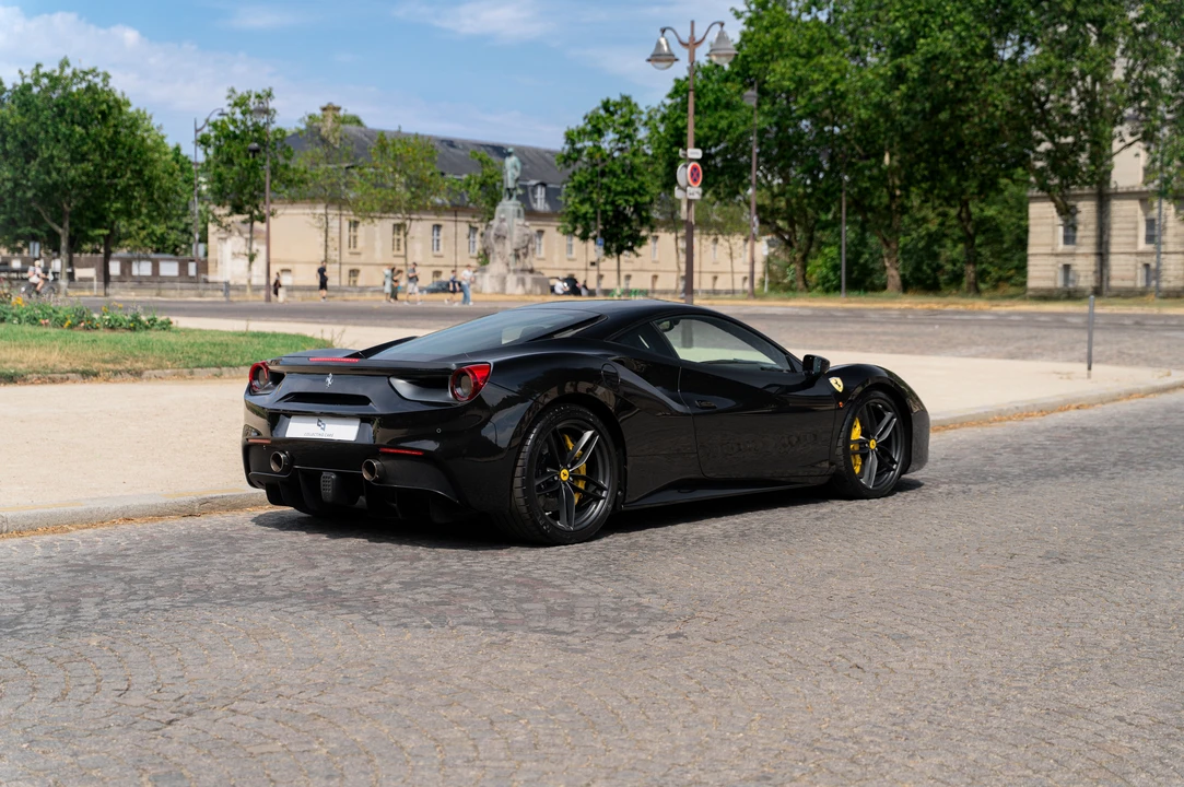 2017 Ferrari 488 GTB - Image 7 of 31
