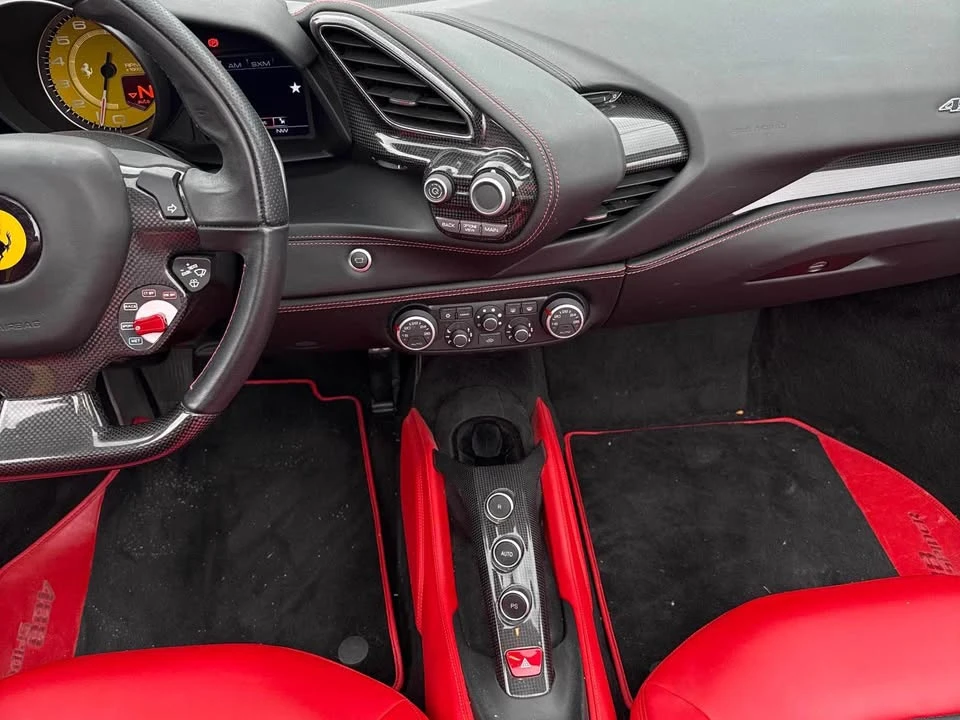 2017 Ferrari 488 Spider - Image 4 of 8