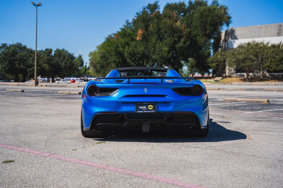 2017 Ferrari 488 GTB - Image 17 of 31