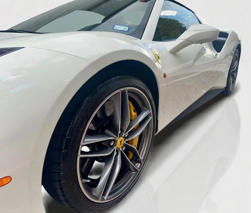 2017 Ferrari 488 Spider - Image 11 of 19