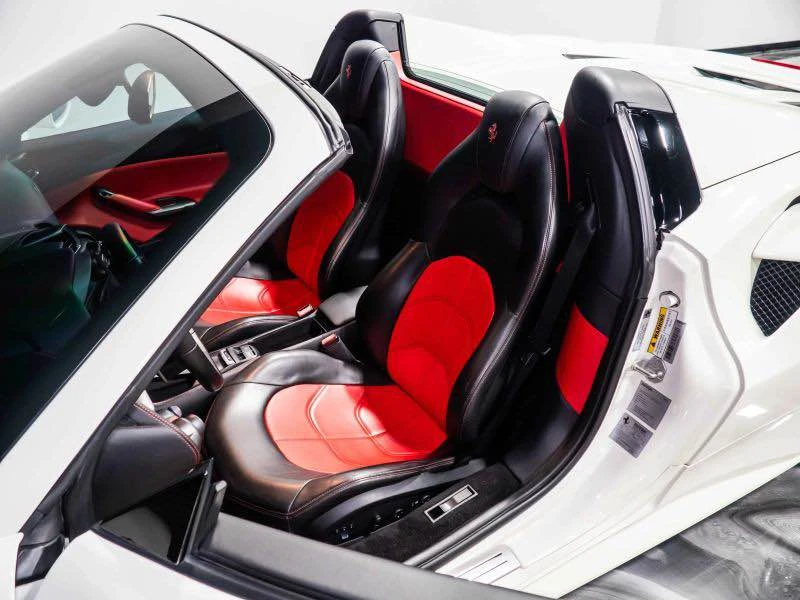 2017 Ferrari 488 Spider - Image 3 of 4