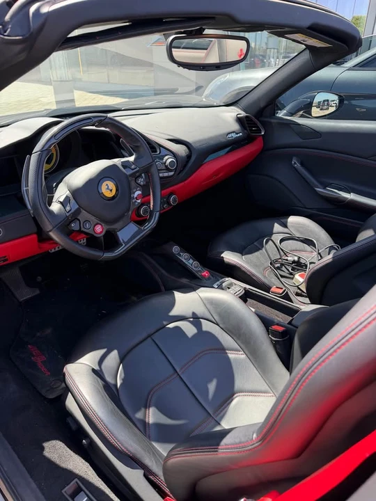 2017 Ferrari 488 Spider - Image 7 of 8