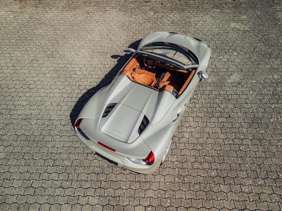 2017 Ferrari 488 Spider - Image 17 of 31
