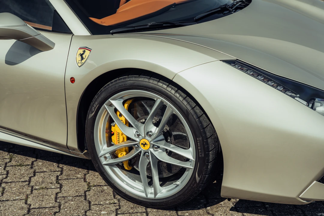 2017 Ferrari 488 Spider - Image 27 of 31