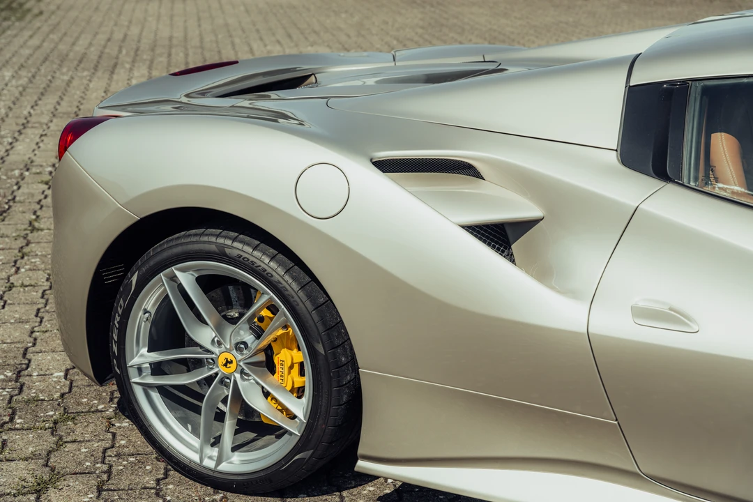 2017 Ferrari 488 Spider - Image 28 of 31