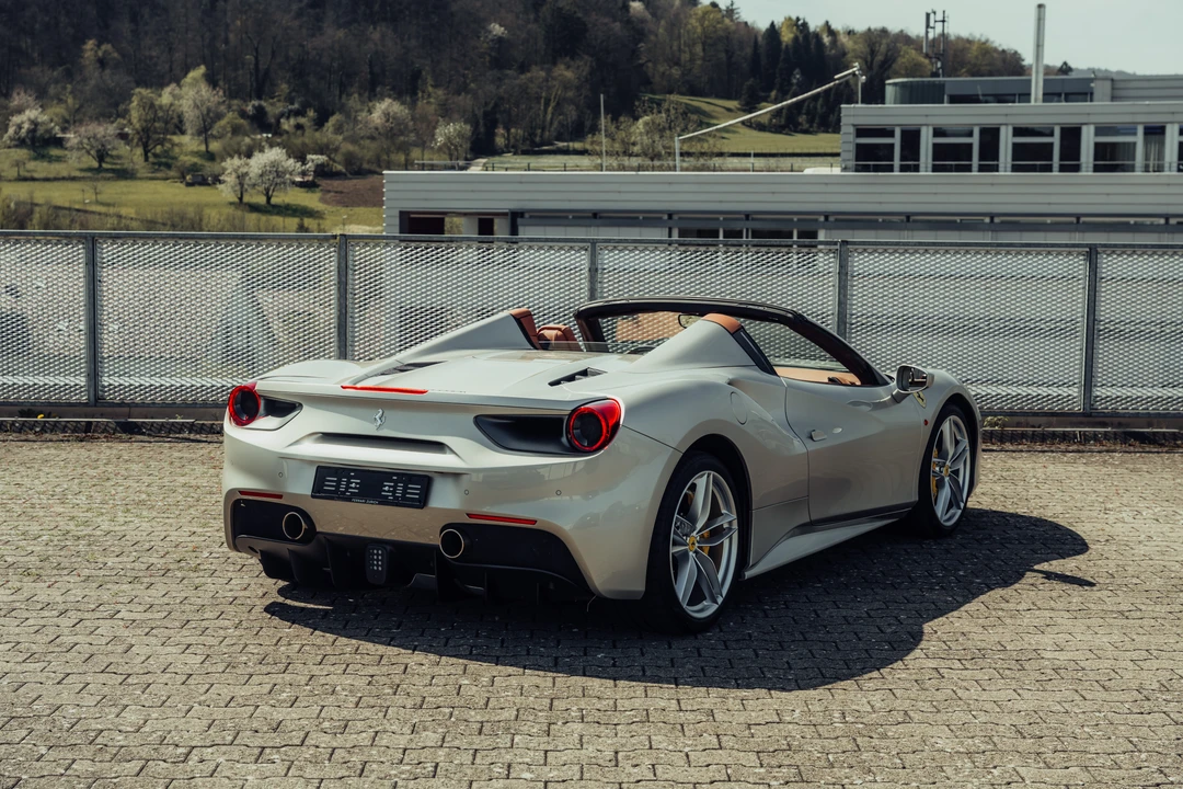 2017 Ferrari 488 Spider - Image 7 of 31