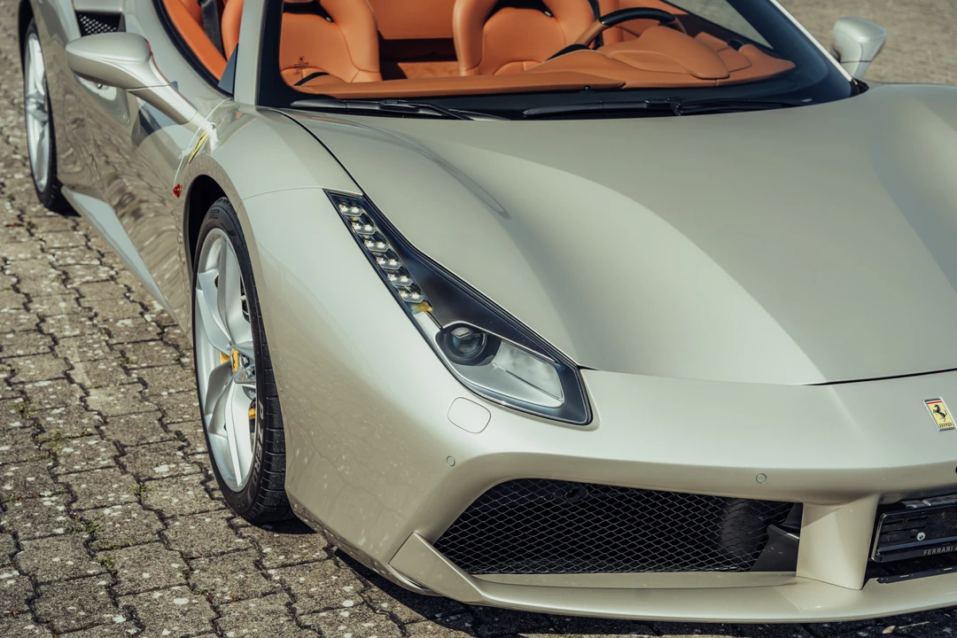 2017 Ferrari 488 Spider - Image 22 of 31