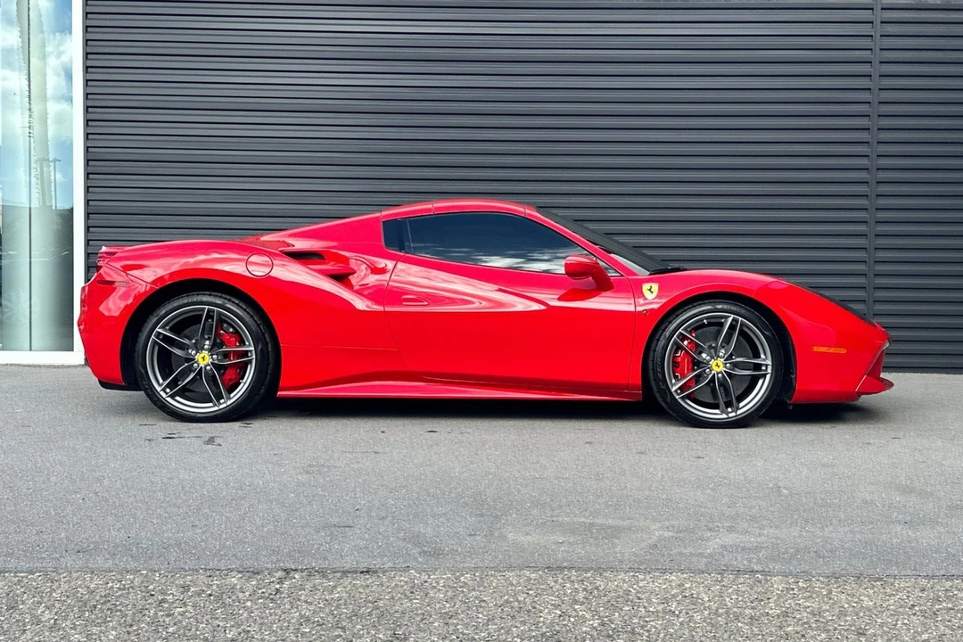 2017 Ferrari 488 Spider - Image 9 of 31