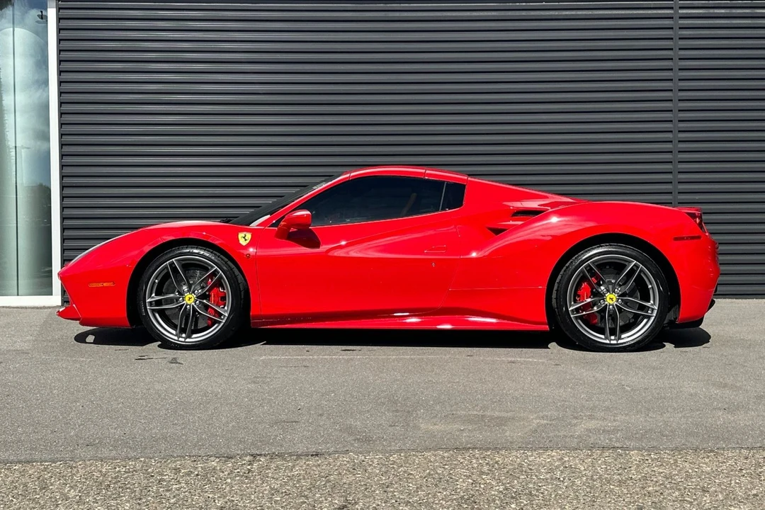2017 Ferrari 488 Spider - Image 2 of 31