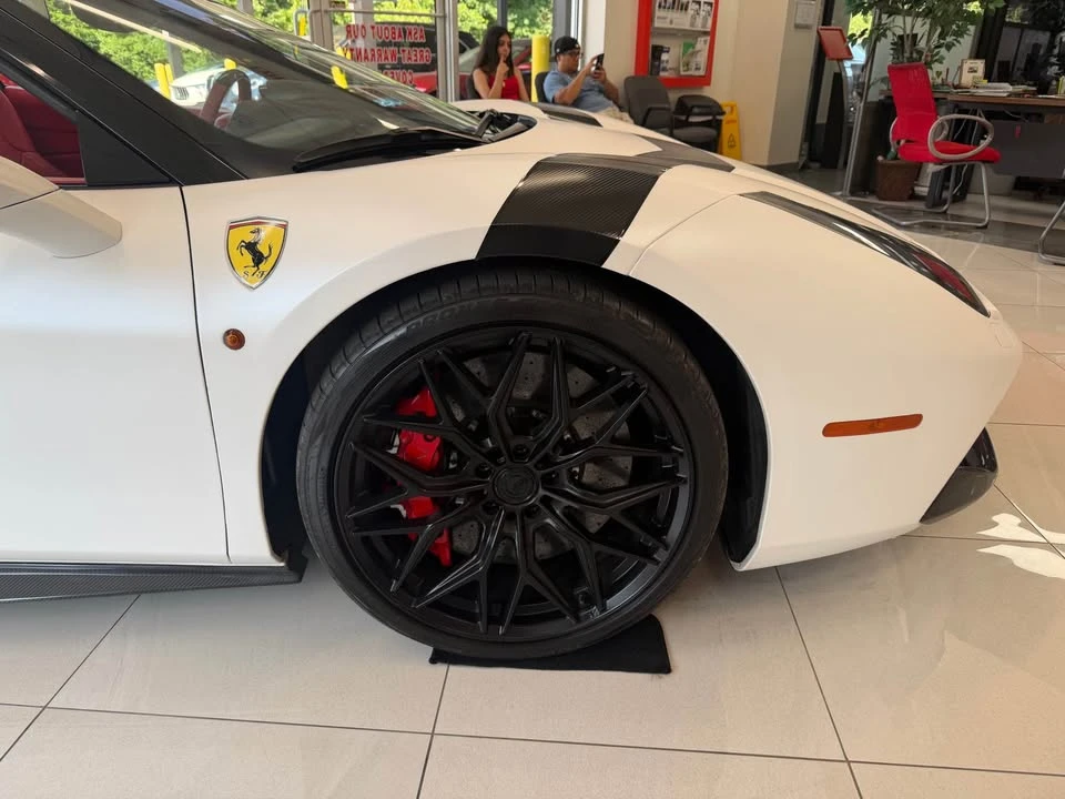 2017 Ferrari 488 Spider - Image 3 of 13