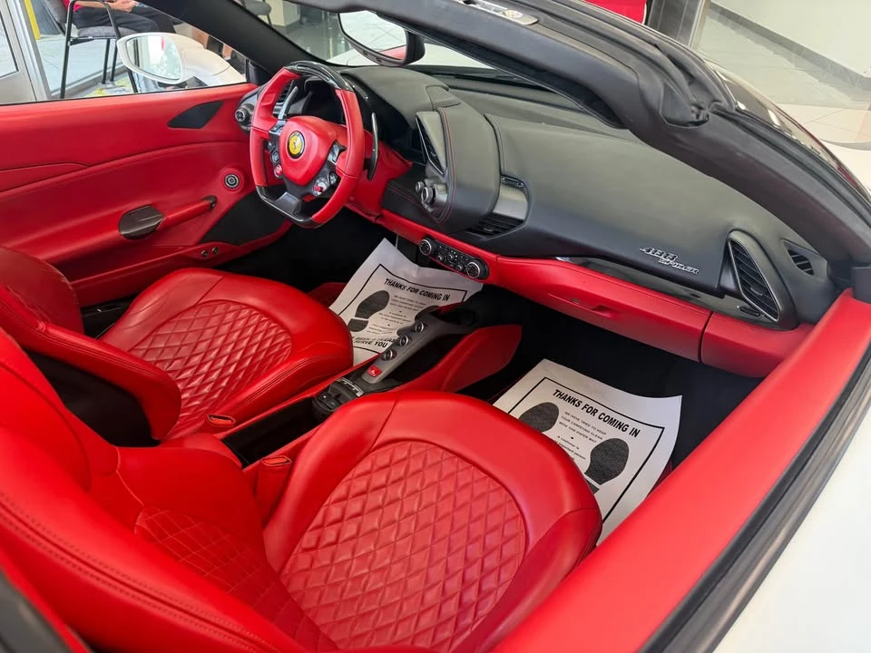 2017 Ferrari 488 Spider - Image 11 of 13
