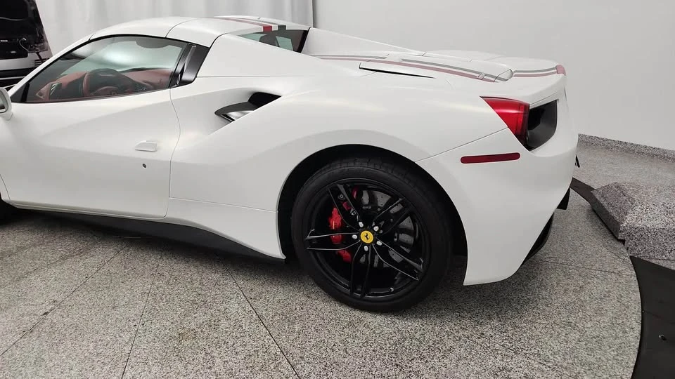 2017 Ferrari 488 Spider - Image 10 of 17