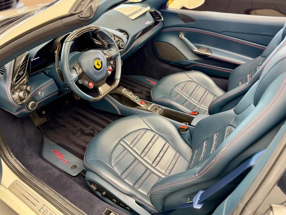 2017 Ferrari 488 Spider - Image 10 of 14