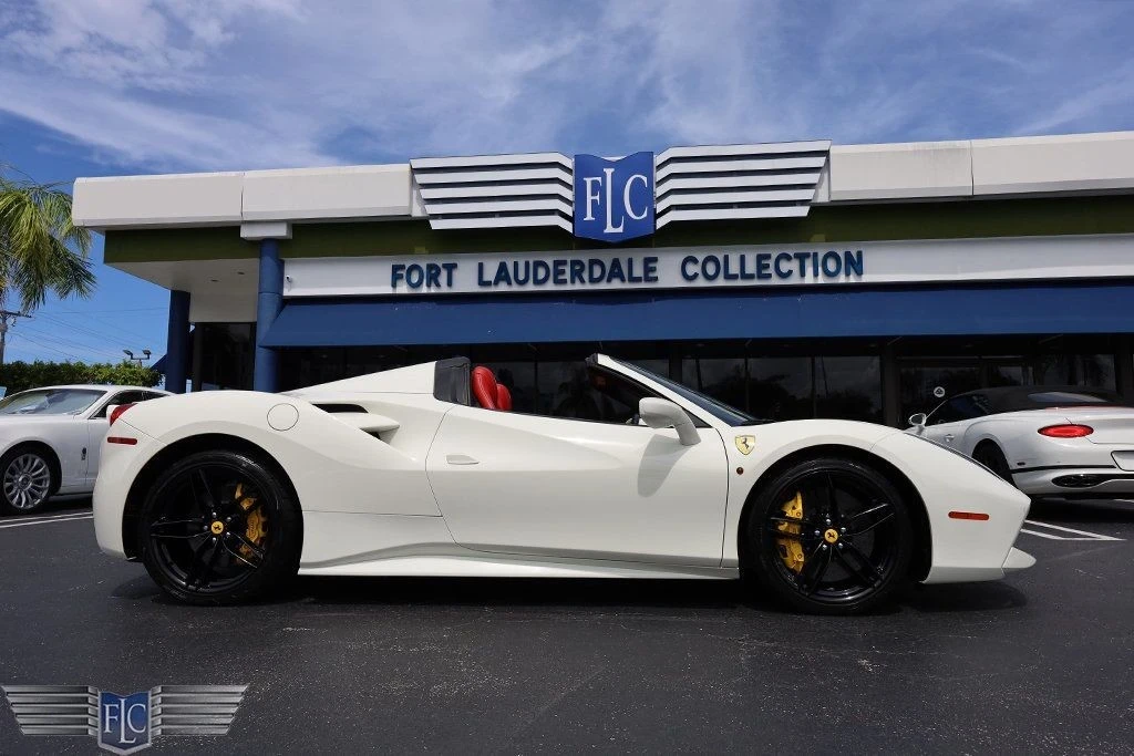 2017 Ferrari 488 Spider - Image 11 of 12