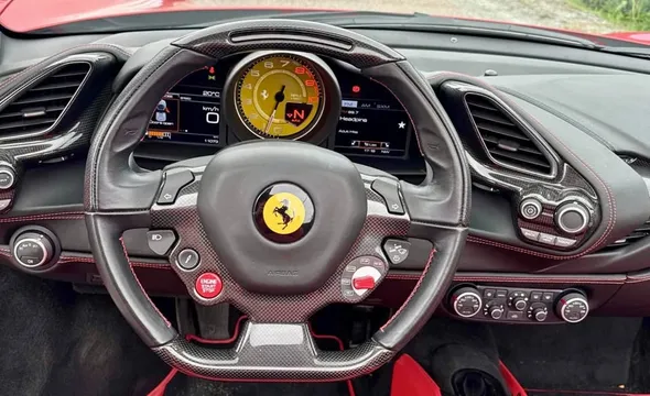 2017 Ferrari 488 Spider - Image 3 of 11