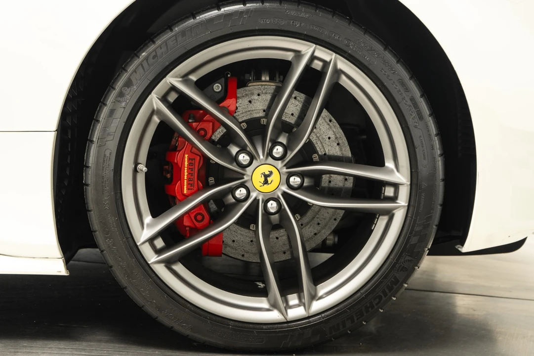 2017 Ferrari 488 Spider - Image 11 of 21