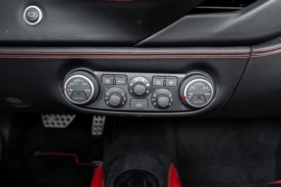 2017 Ferrari 488 Spider - Image 15 of 16