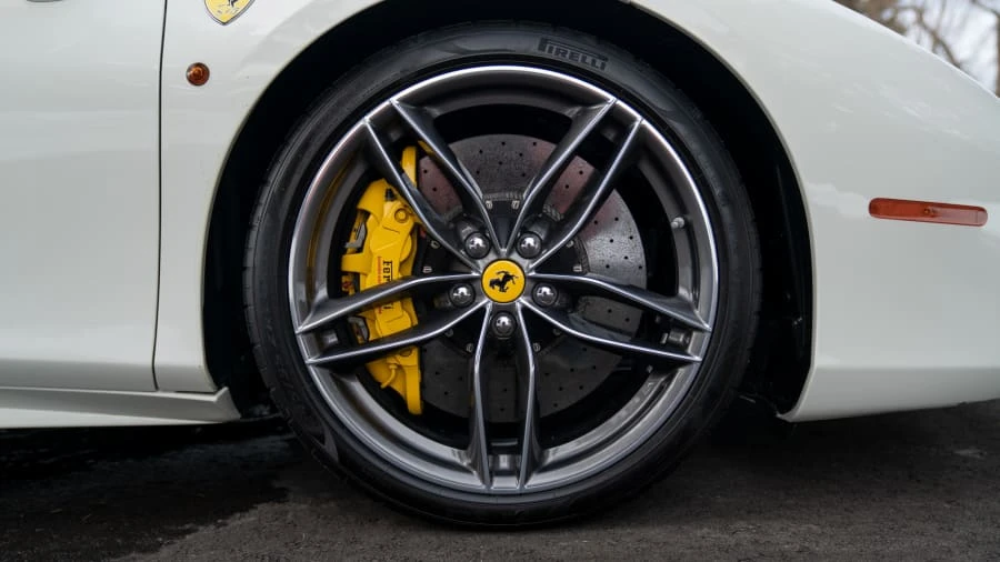 2017 Ferrari 488 Spider - Image 5 of 31