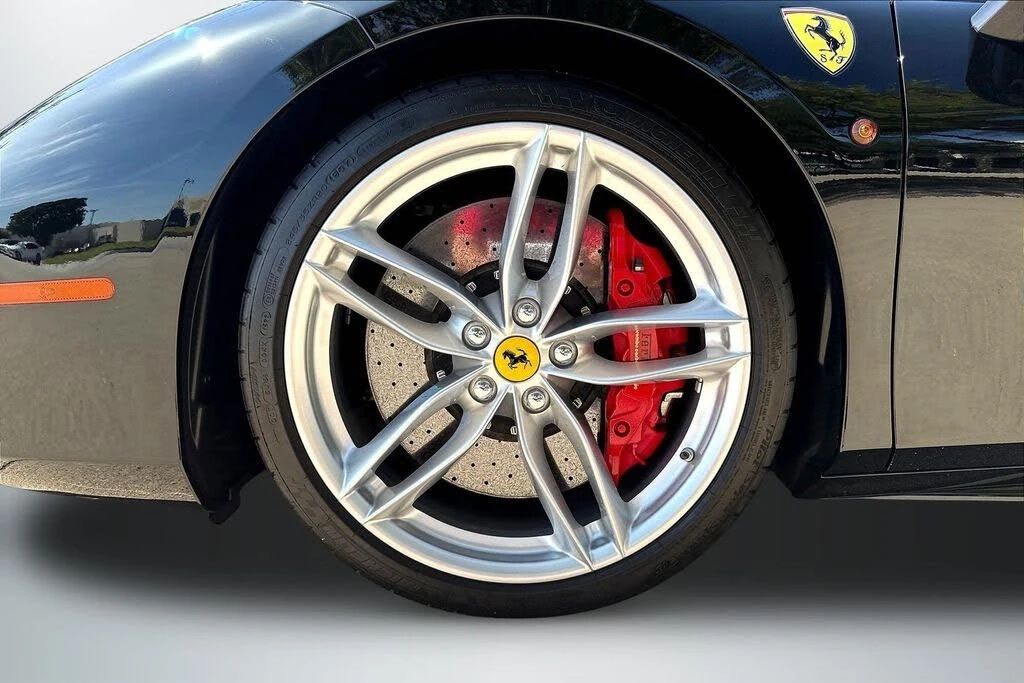 2017 Ferrari 488 Spider - Image 27 of 29