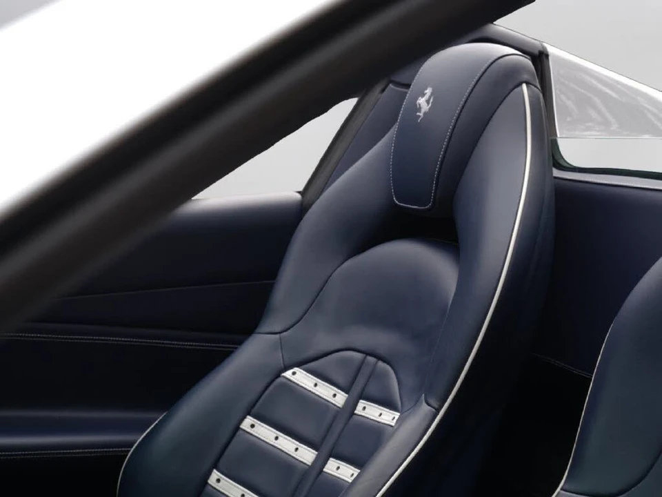 2017 Ferrari 488 Spider - Image 12 of 31