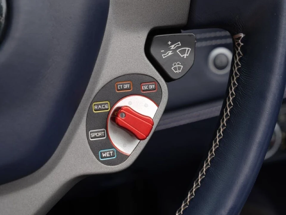 2017 Ferrari 488 Spider - Image 27 of 31