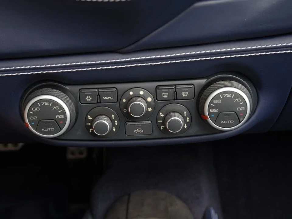 2017 Ferrari 488 Spider - Image 23 of 31