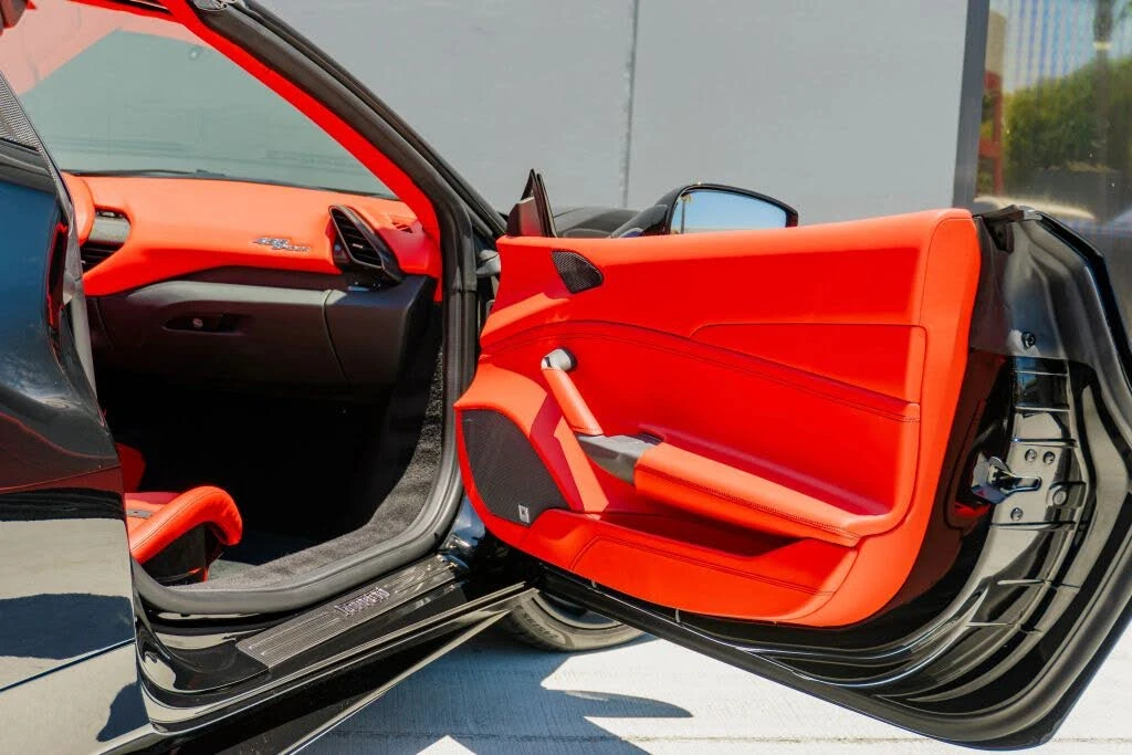 2017 Ferrari 488 Spider - Image 24 of 31
