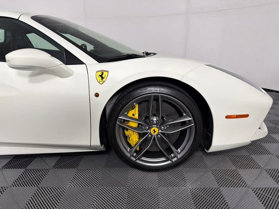 2017 Ferrari 488 Spider - Image 12 of 31