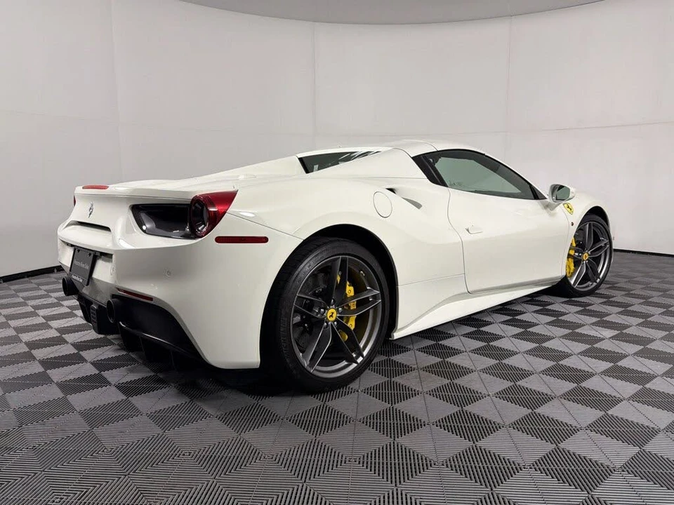 2017 Ferrari 488 Spider - Image 9 of 31