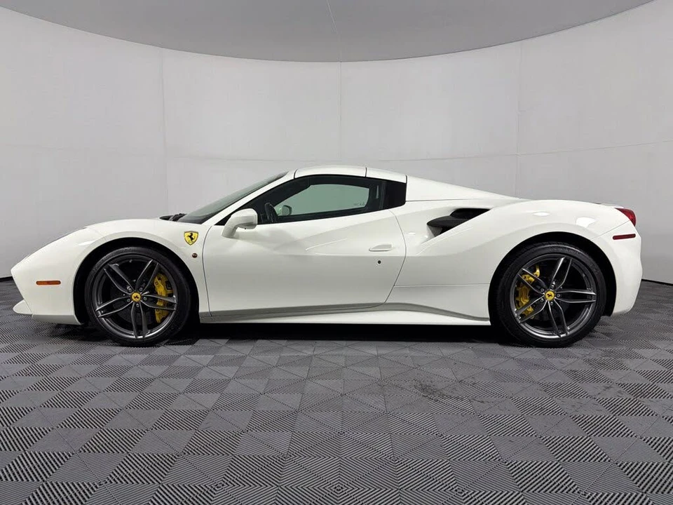 2017 Ferrari 488 Spider - Image 2 of 31