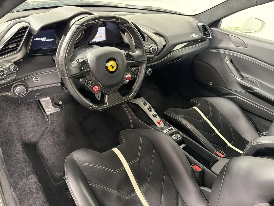 2017 Ferrari 488 Spider - Image 27 of 31