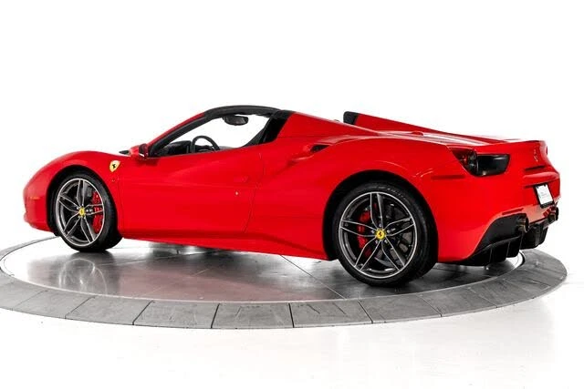 2017 Ferrari 488 Spider - Image 7 of 31