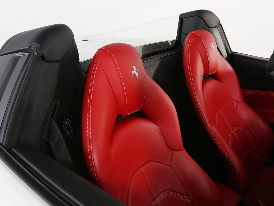 2017 Ferrari 488 Spider - Image 7 of 31