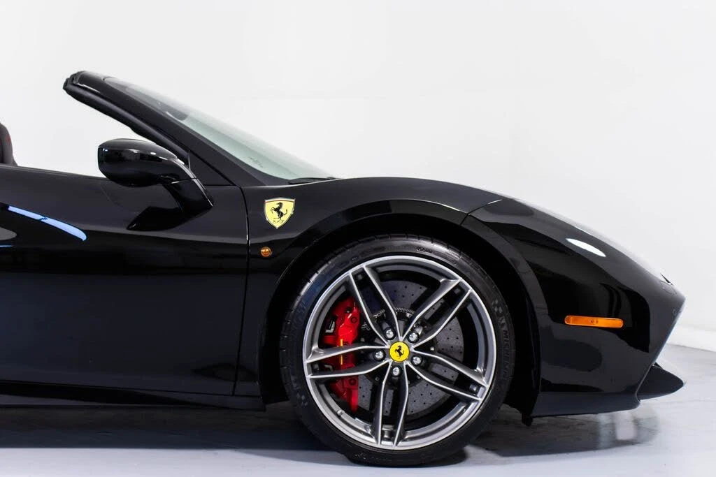 2017 Ferrari 488 Spider - Image 17 of 31