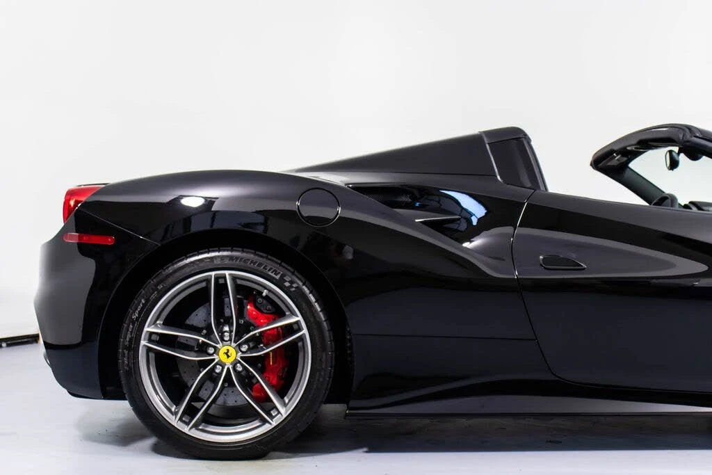 2017 Ferrari 488 Spider - Image 18 of 31