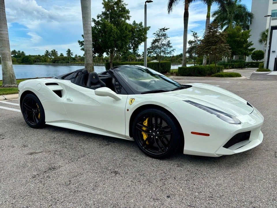 2017 Ferrari 488 Spider - Image 5 of 30
