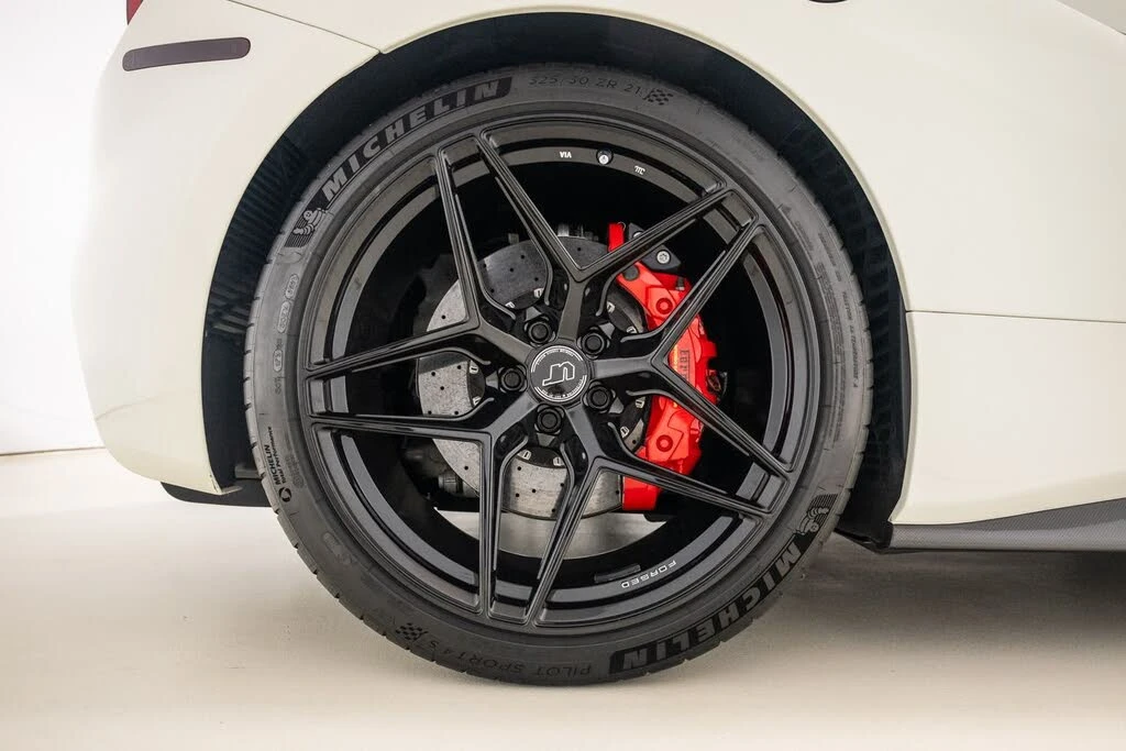 2017 Ferrari 488 Spider - Image 22 of 31