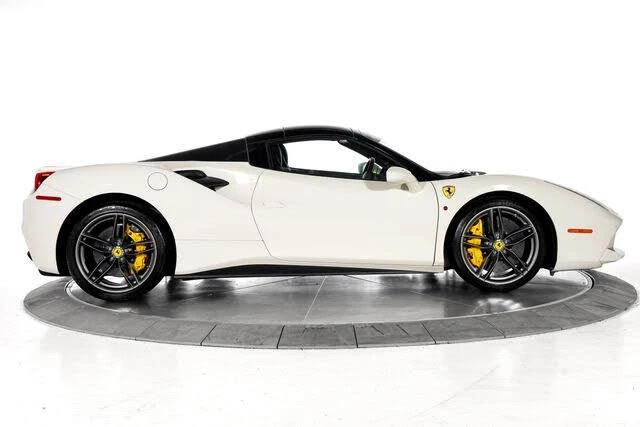 2017 Ferrari 488 Spider - Image 10 of 31