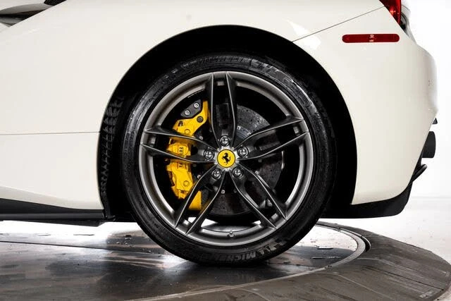 2017 Ferrari 488 Spider - Image 16 of 31