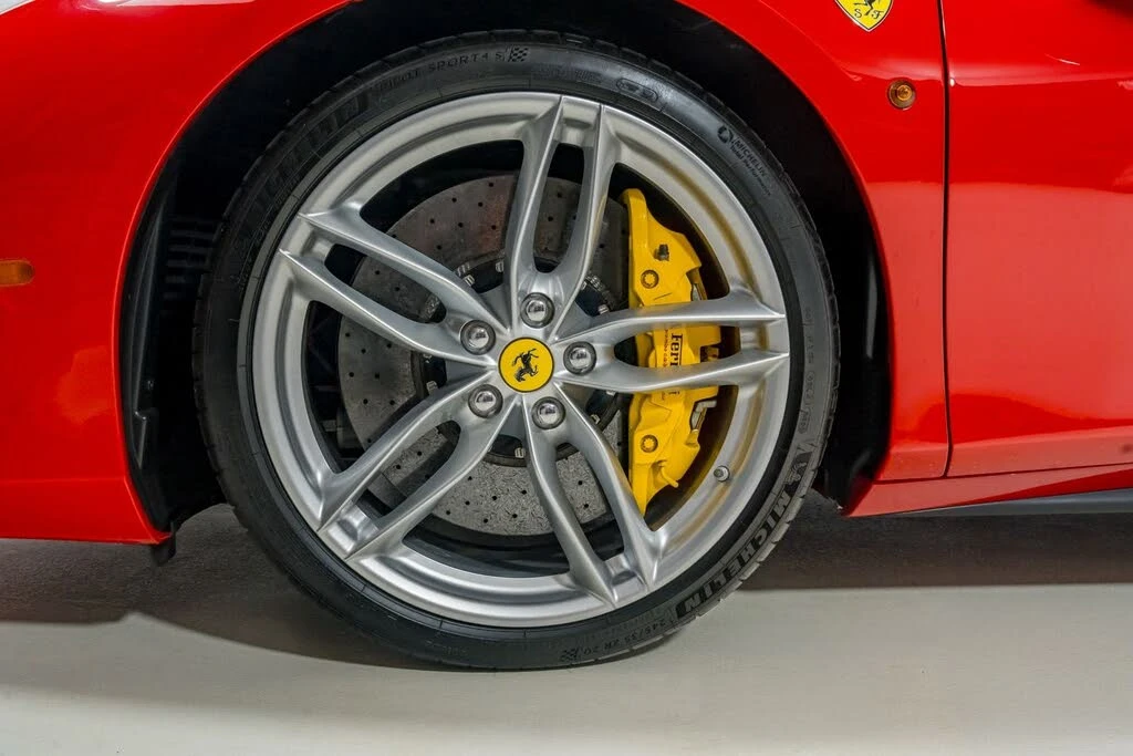2017 Ferrari 488 Spider - Image 22 of 31
