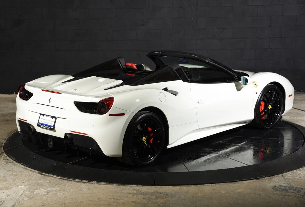 2017 Ferrari 488 Spider - Image 28 of 31