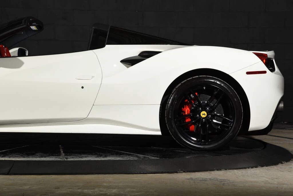 2017 Ferrari 488 Spider - Image 14 of 31