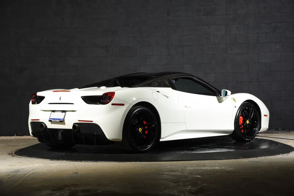 2017 Ferrari 488 Spider - Image 27 of 31
