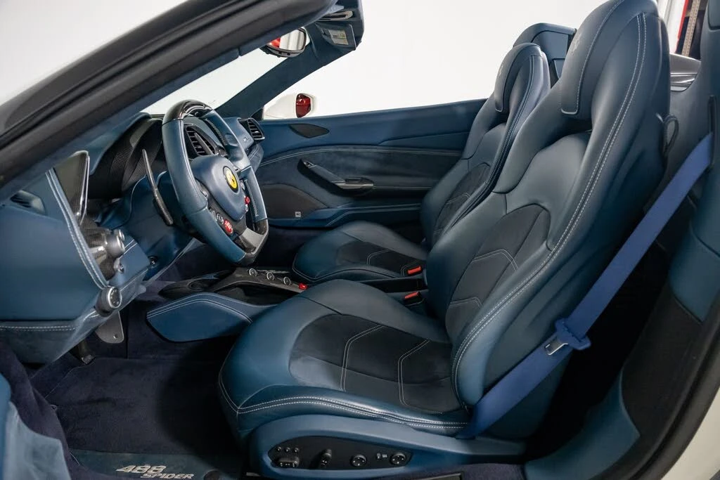 2017 Ferrari 488 Spider - Image 27 of 31