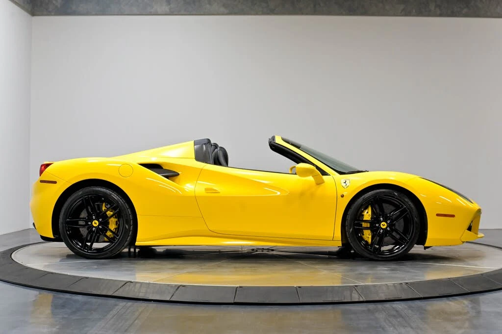 2017 Ferrari 488 Spider - Image 24 of 31
