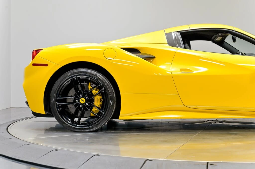 2017 Ferrari 488 Spider - Image 27 of 31