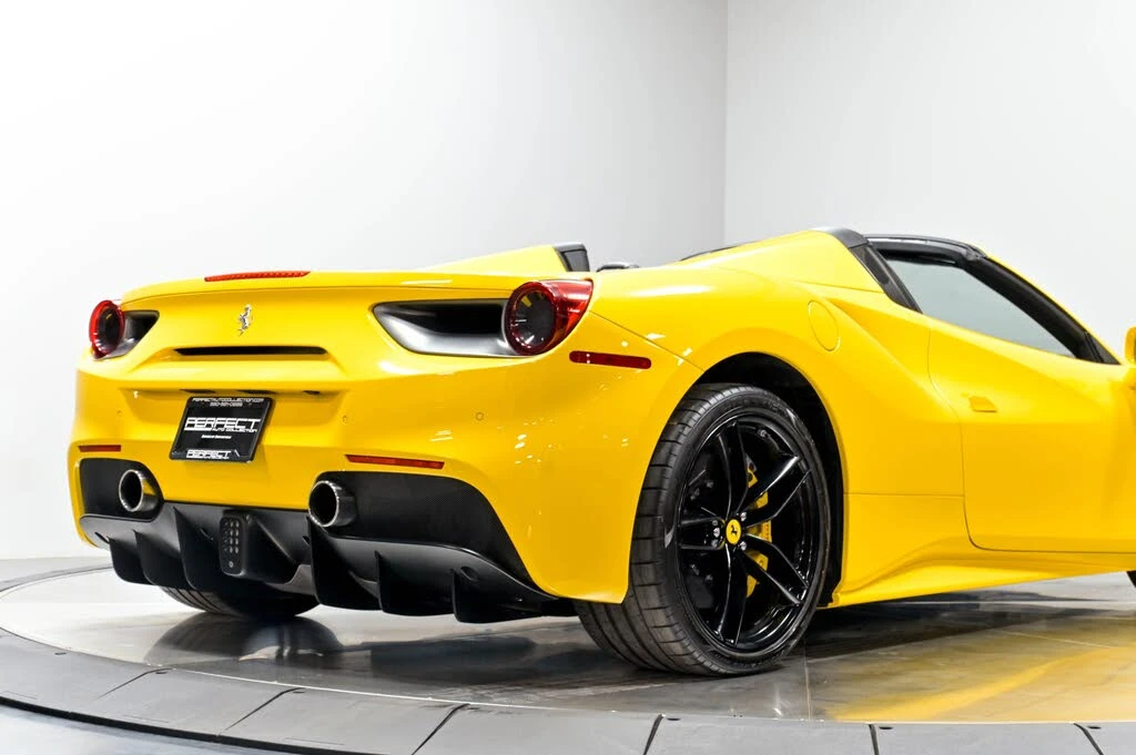 2017 Ferrari 488 Spider - Image 23 of 31
