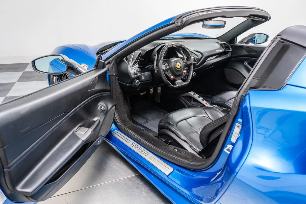 2017 Ferrari 488 Spider - Image 22 of 31