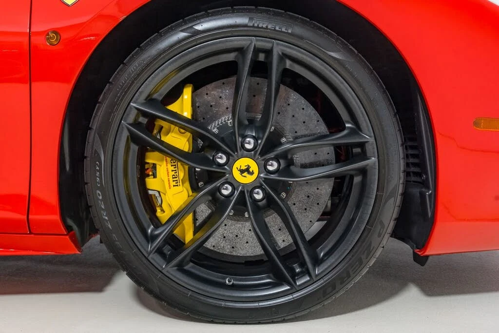 2017 Ferrari 488 Spider - Image 24 of 31